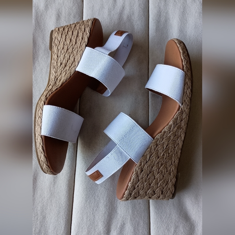 Tommy Bahama André Assous Allison Stretch-Raffia Wedges_9 - Picture 7 of 8
